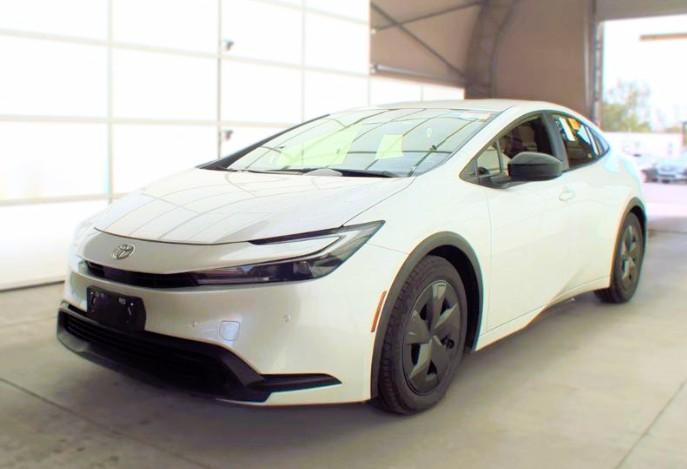 Toyota Prius LE AWD (Natl) 2024