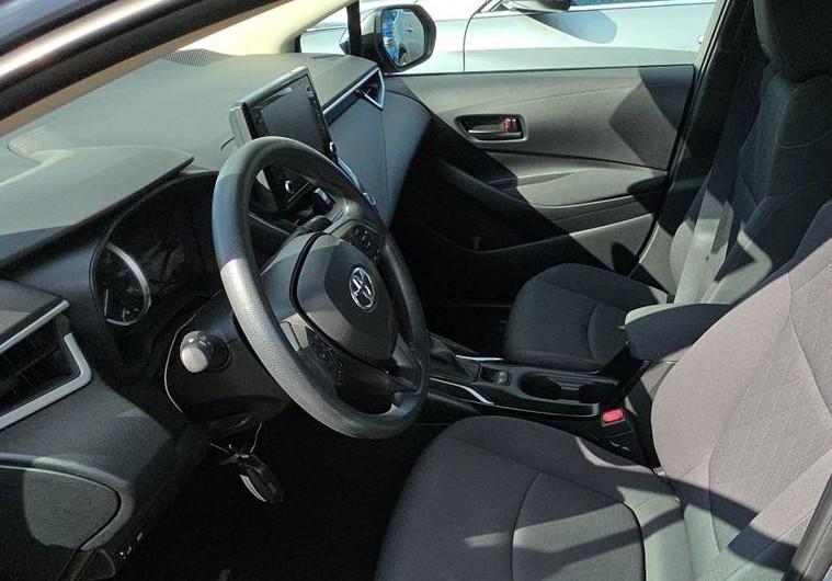 Toyota Corolla LE CVT (Natl) 2024