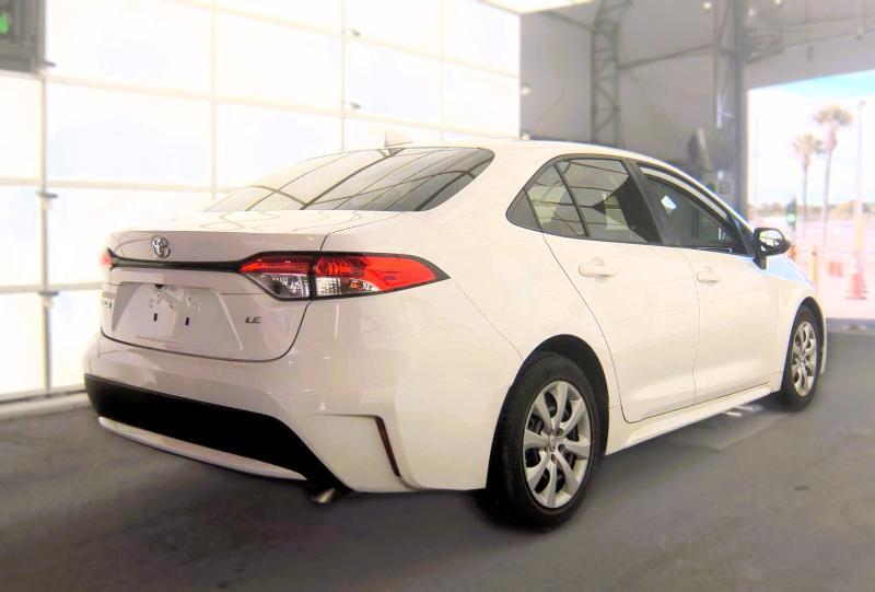 Toyota Corolla LE CVT (Natl) 2022