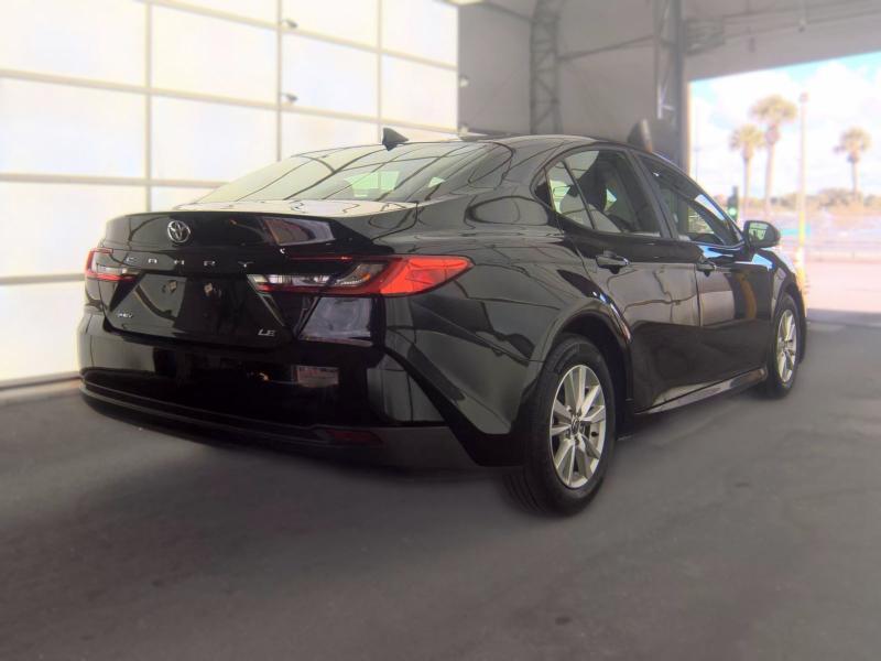 Toyota Camry LE (Natl) 2025