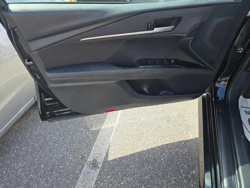 Toyota Camry LE (Natl) 2025