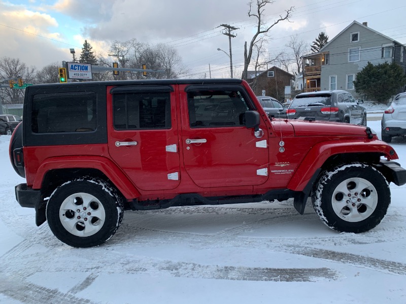 Jeep Wrangler Unlimited Sahara 4WD 2012