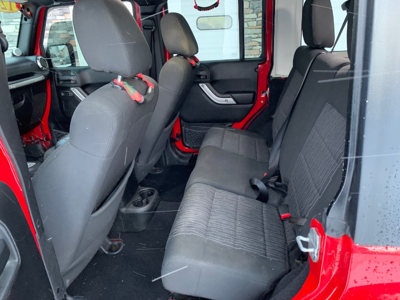 Jeep Wrangler Unlimited Sahara 4WD 2012