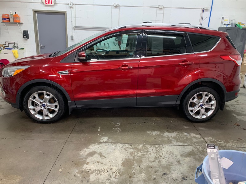 Ford Escape Titanium 4WD 2014