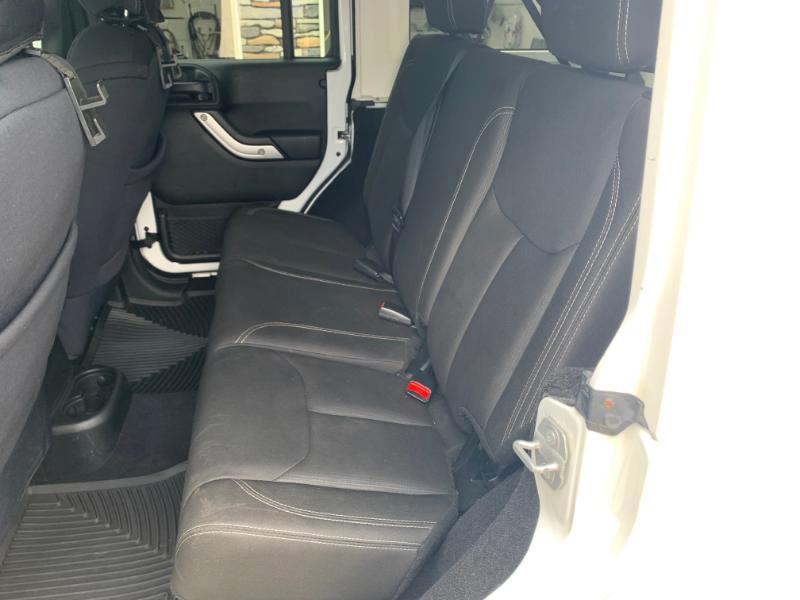 Jeep Wrangler Unlimited Sahara 4WD 2017