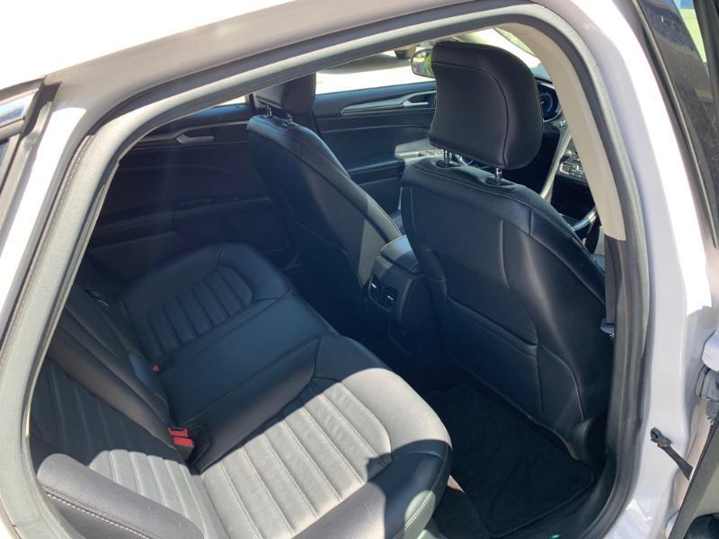 2017 Ford Fusion SE - Photo 8
