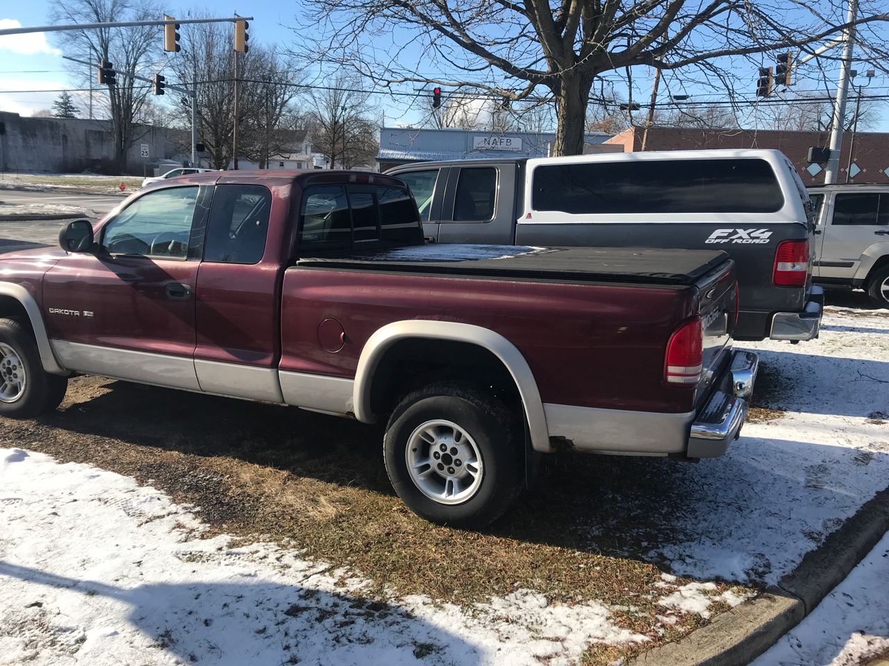Dodge Dakota Club Cab 131" WB 4WD Base 2000