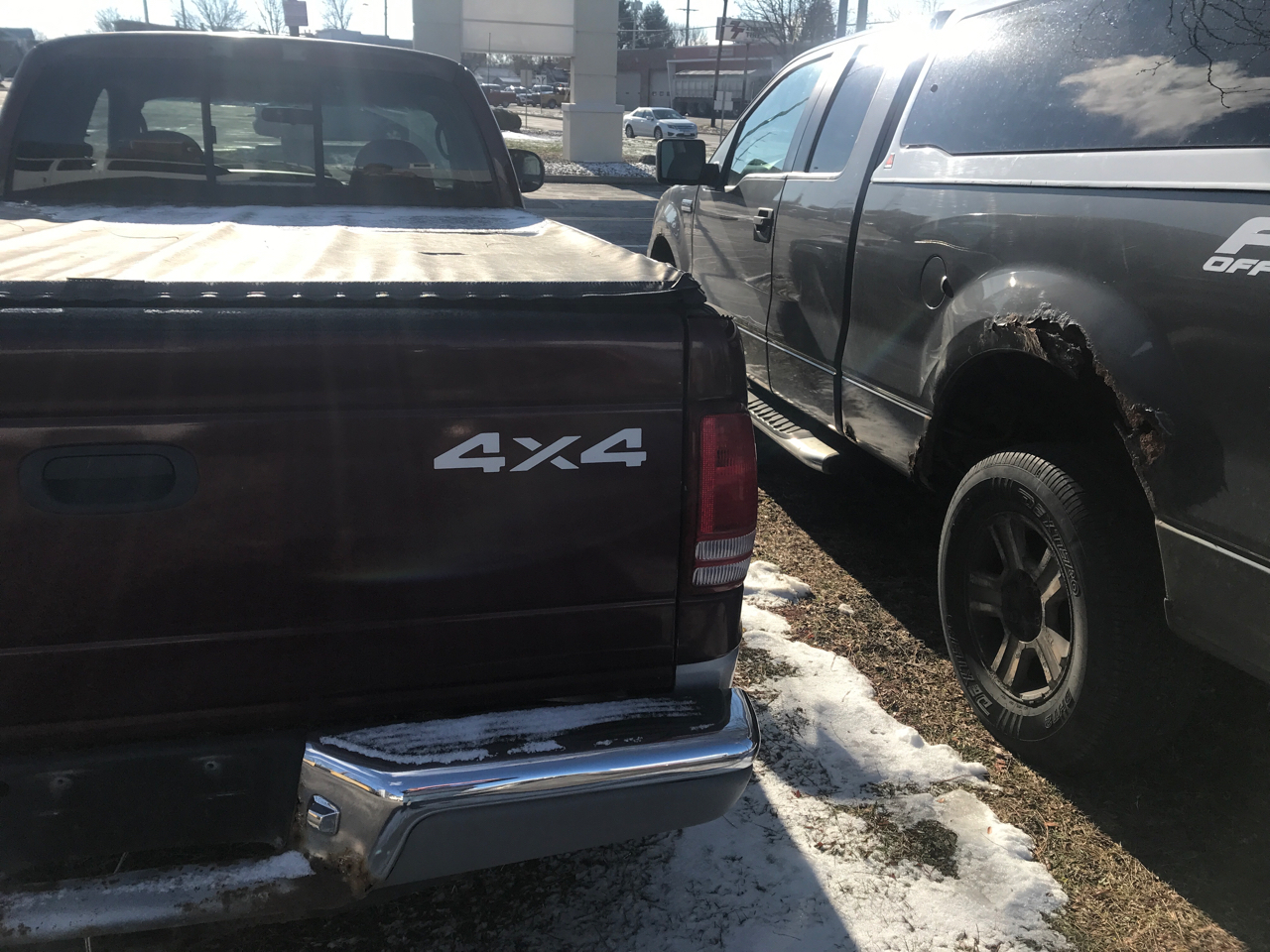 Dodge Dakota Club Cab 131" WB 4WD Base 2000