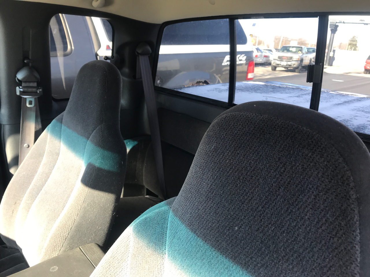 Dodge Dakota Club Cab 131" WB 4WD Base 2000