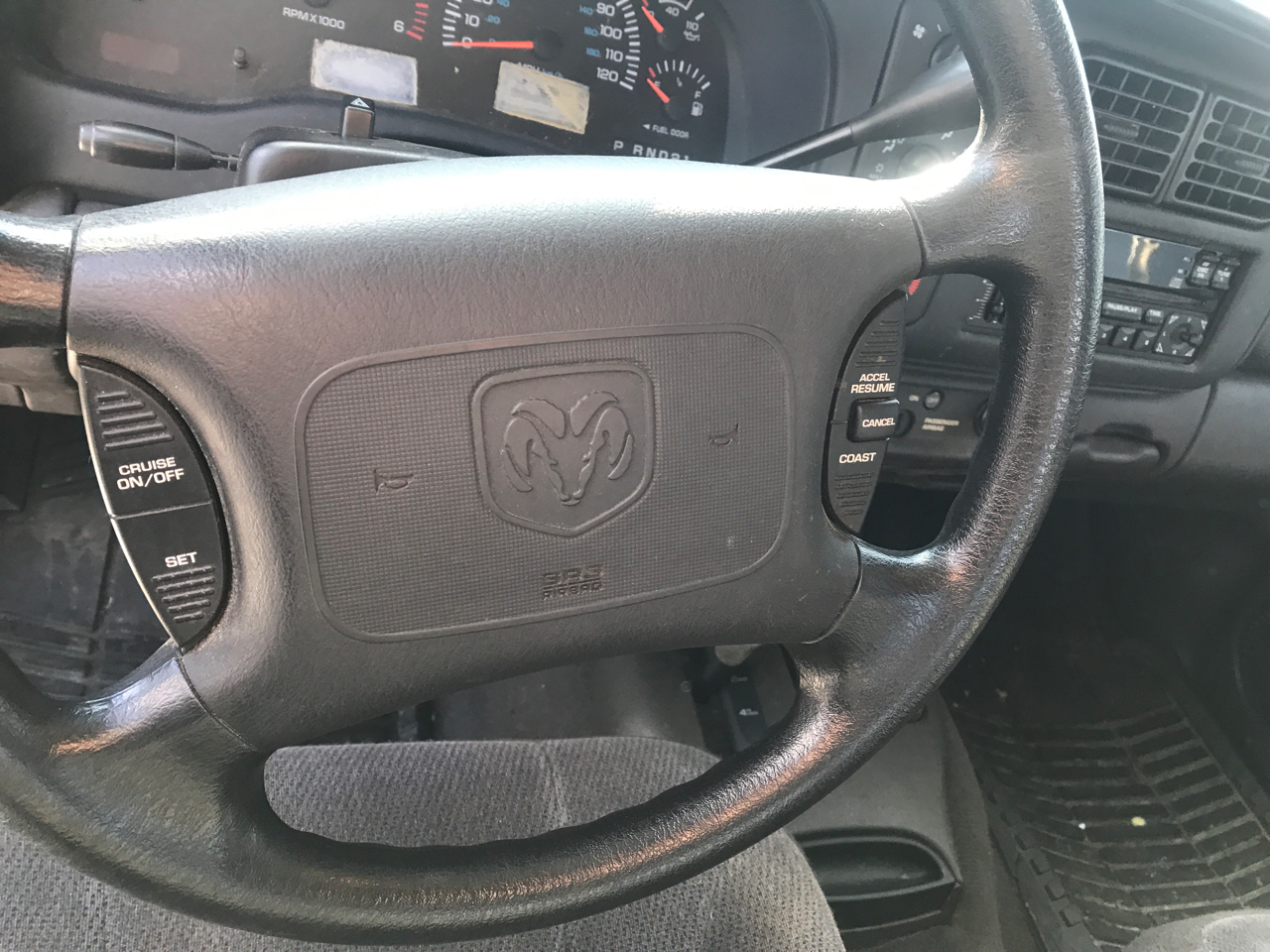 Dodge Dakota Club Cab 131" WB 4WD Base 2000