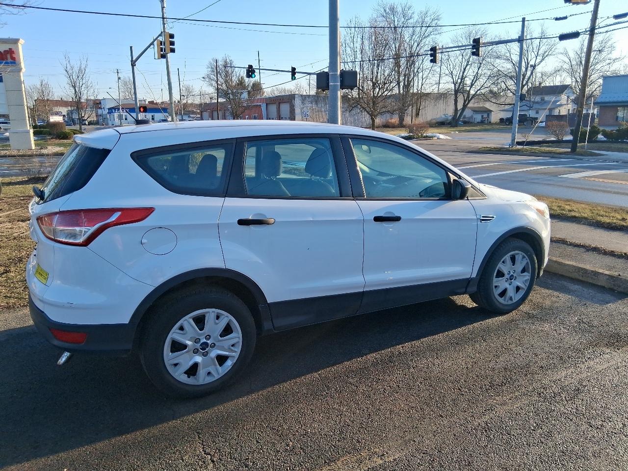 Ford Escape FWD 4dr S 2016