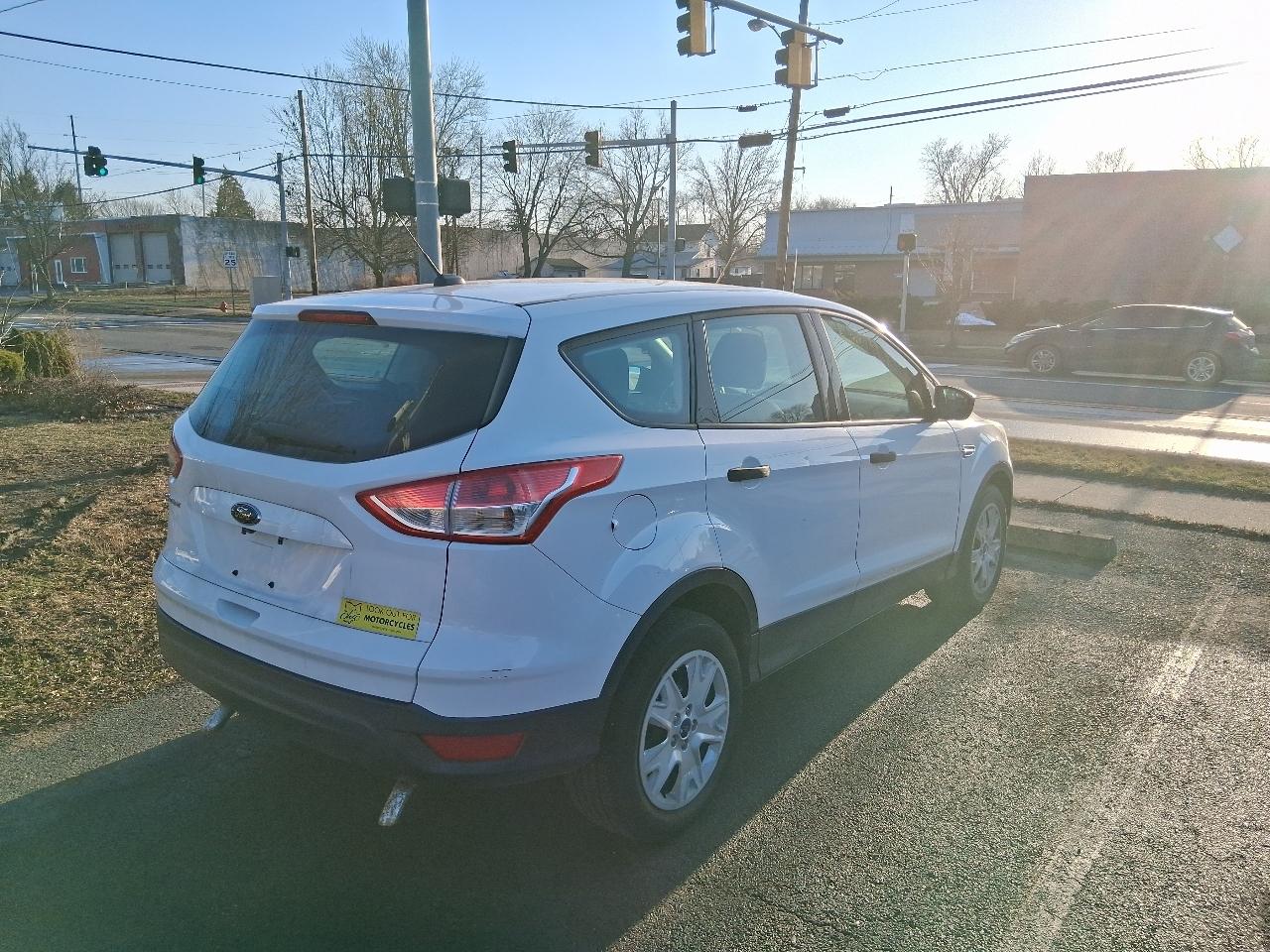 Ford Escape FWD 4dr S 2016