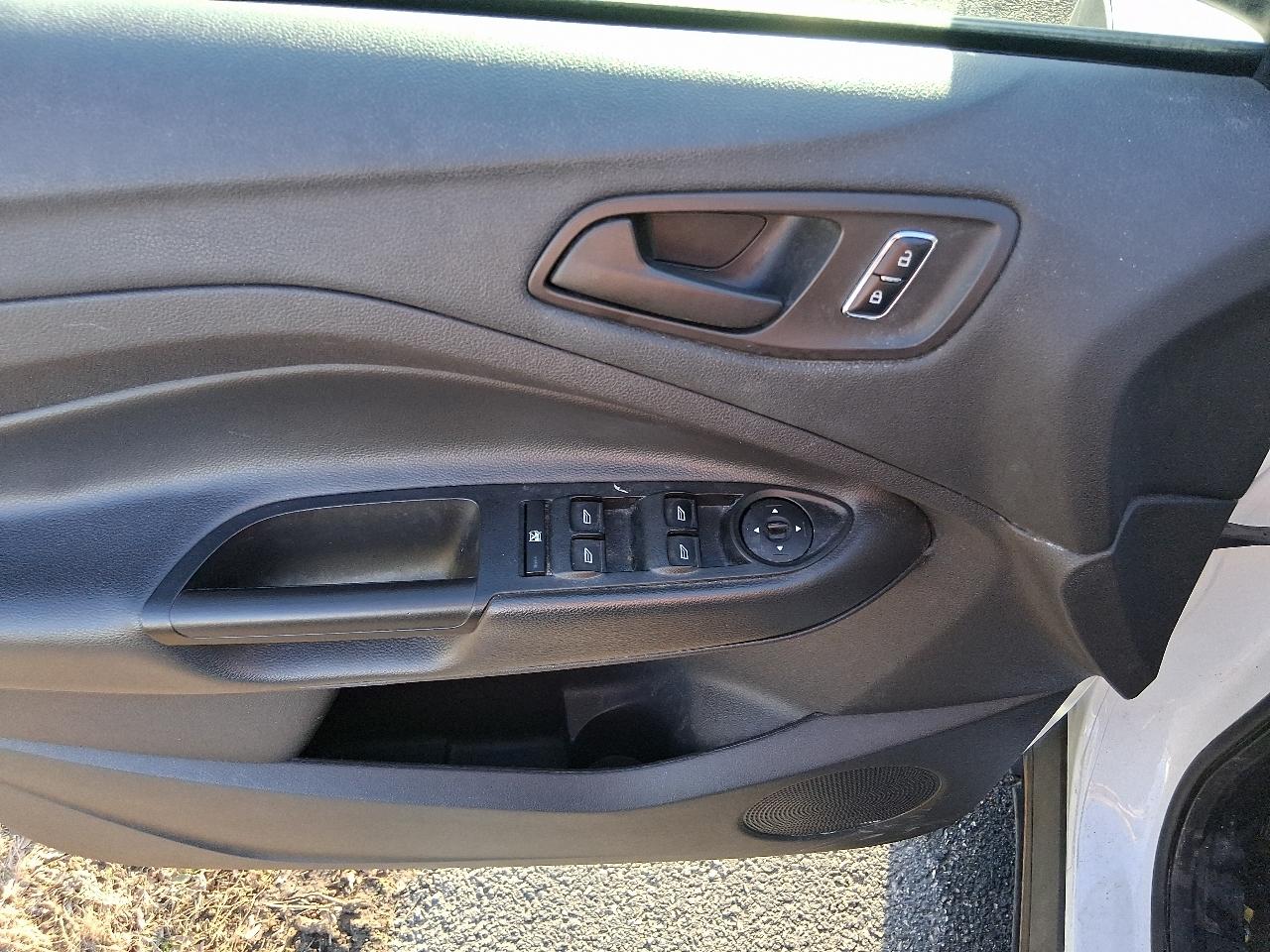 Ford Escape FWD 4dr S 2016