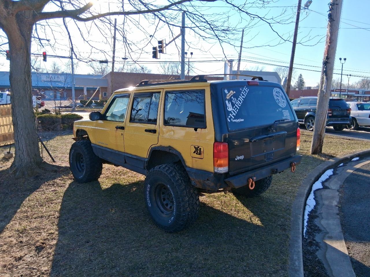 Jeep Cherokee 4dr Sport 4WD 2001