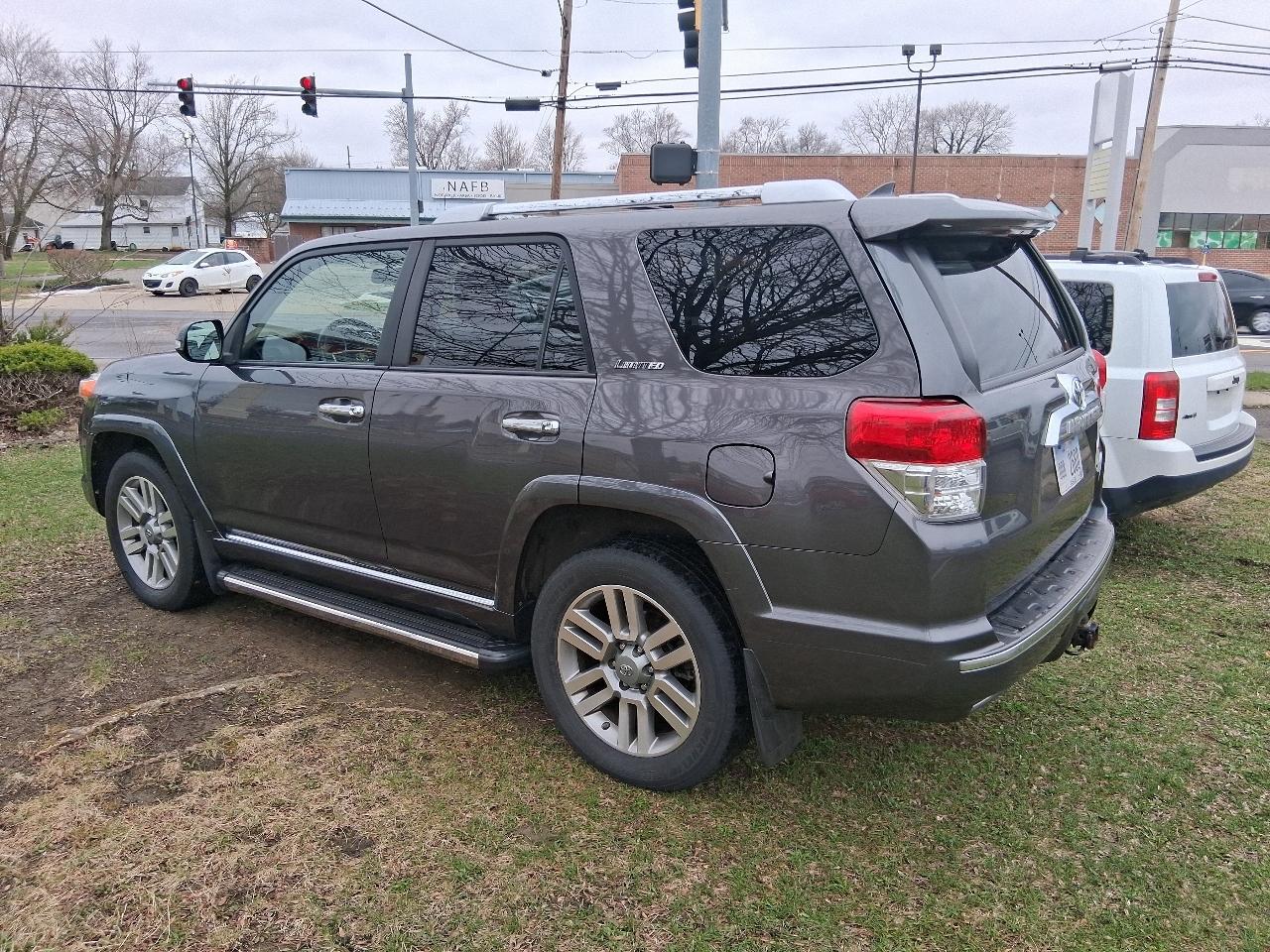 Toyota 4Runner 4WD 4dr V6 Limited (Natl) 2010