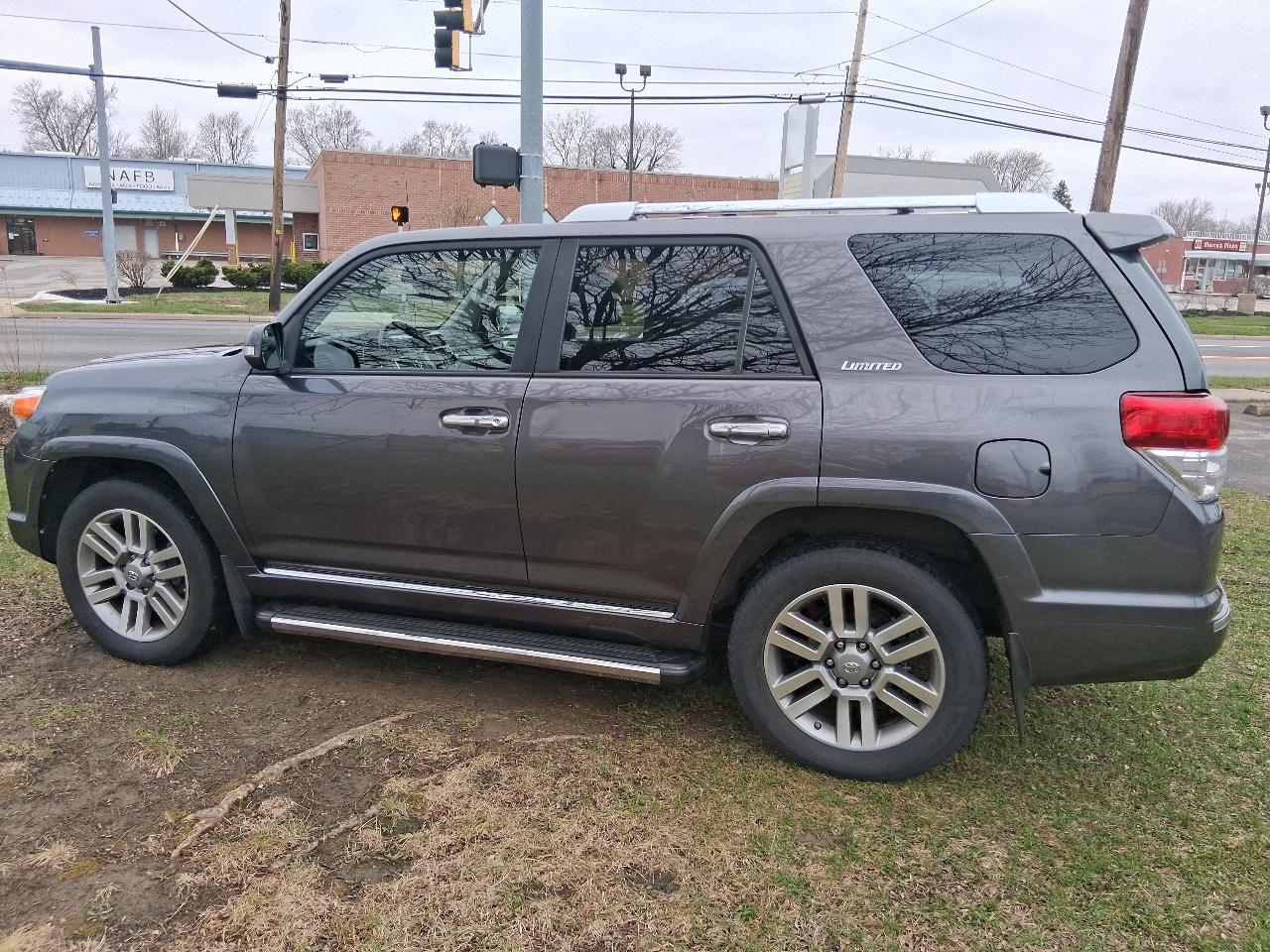 Toyota 4Runner 4WD 4dr V6 Limited (Natl) 2010