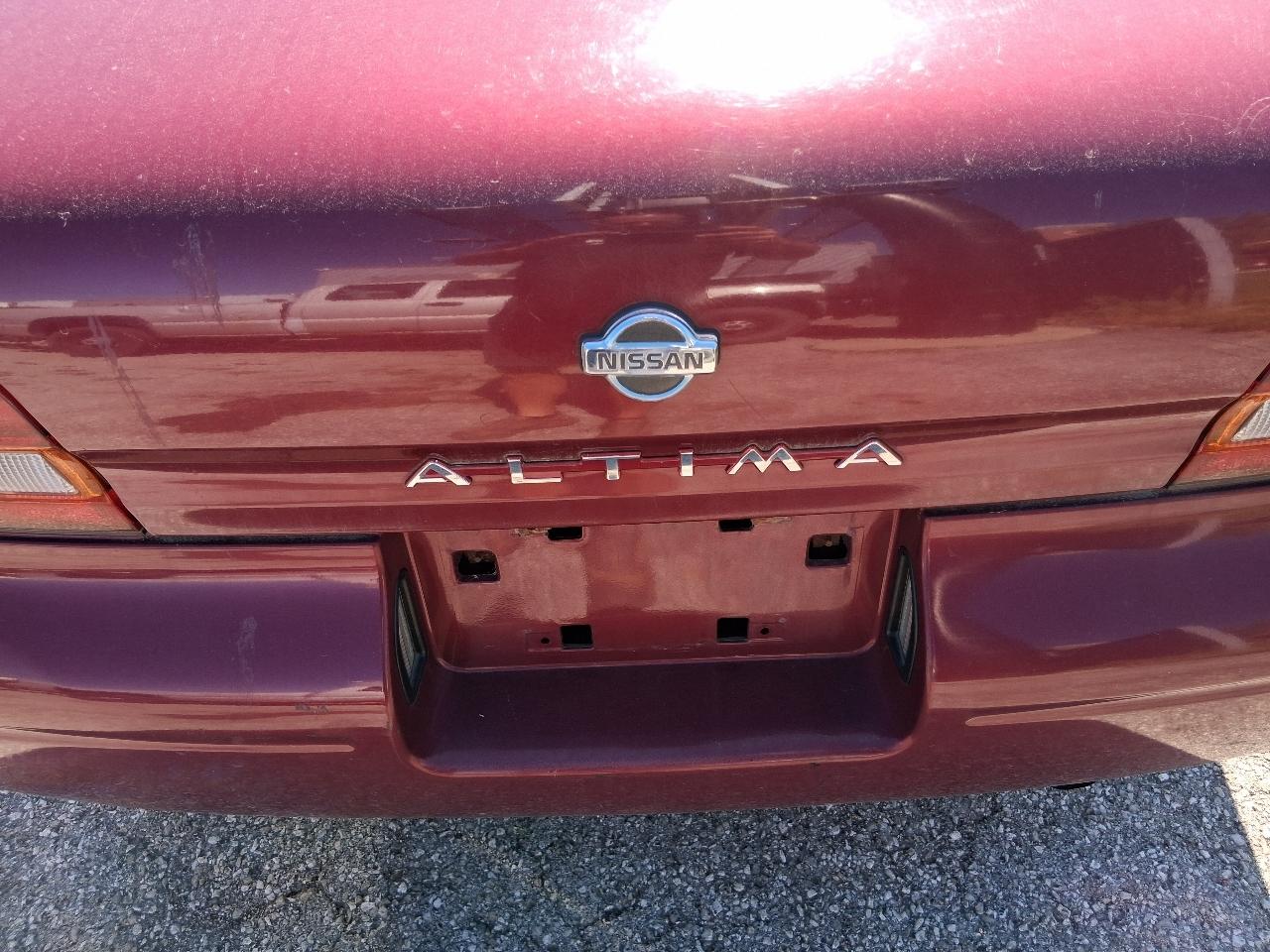 Nissan Altima 4dr Sedan GXE Auto 1993