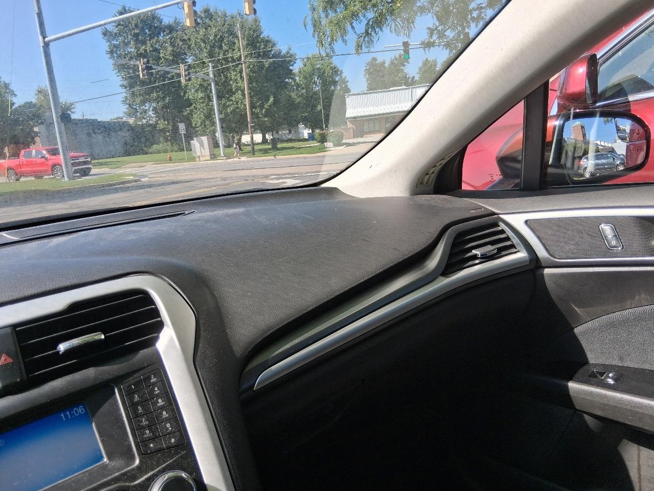 2015 Ford Fusion SE - Photo 16