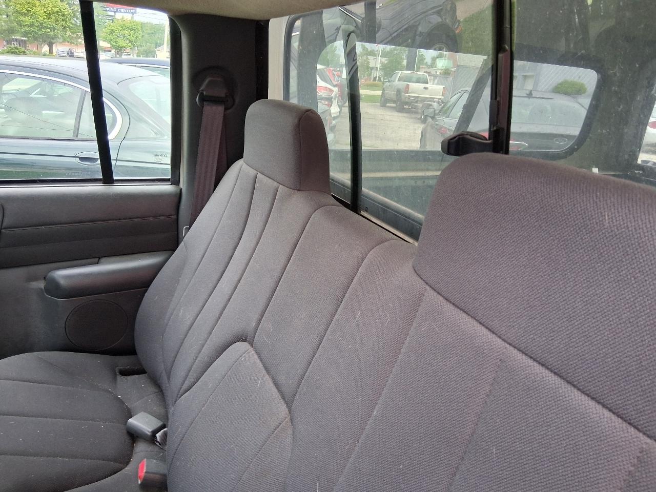 Chevrolet S-10 Crew Cab 123" WB 4WD LS 2004