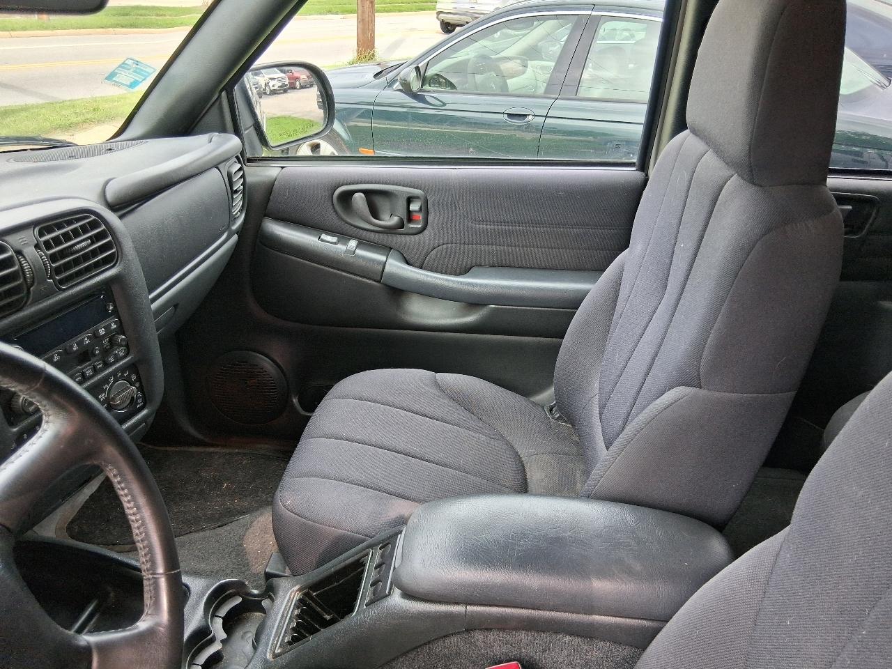 Chevrolet S-10 Crew Cab 123" WB 4WD LS 2004