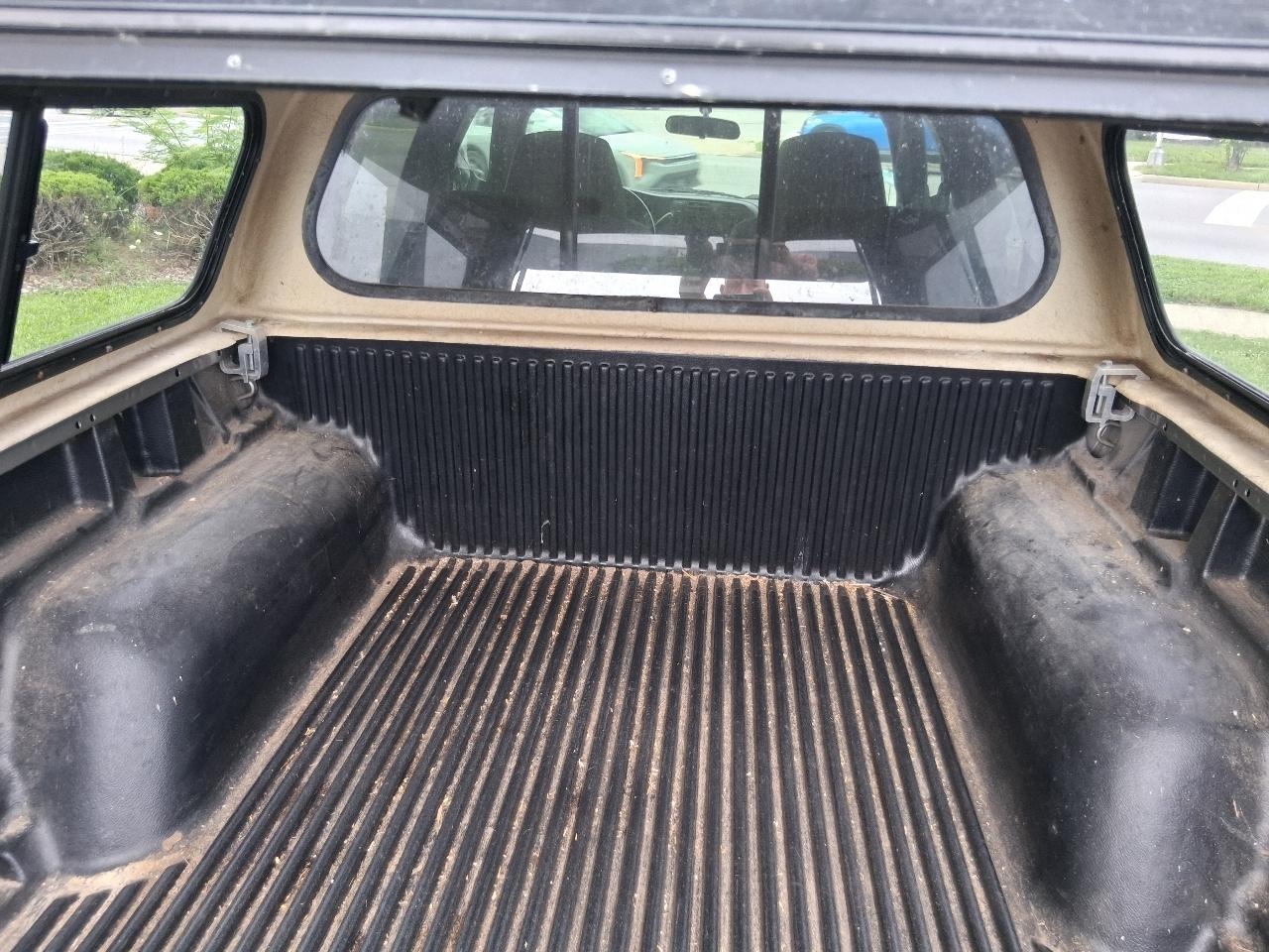 Chevrolet S-10 Crew Cab 123" WB 4WD LS 2004