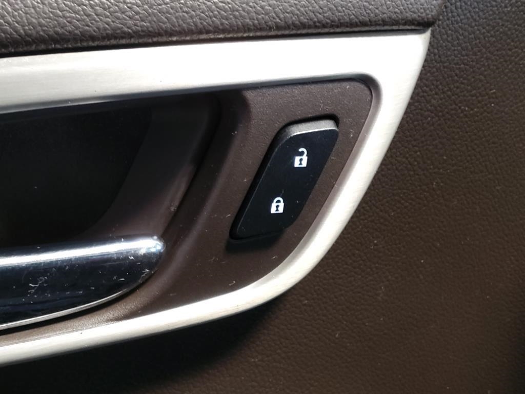 GMC Yukon 4WD 4dr Denali 2018 GMC Yukon 4WD 4dr Denali 2018