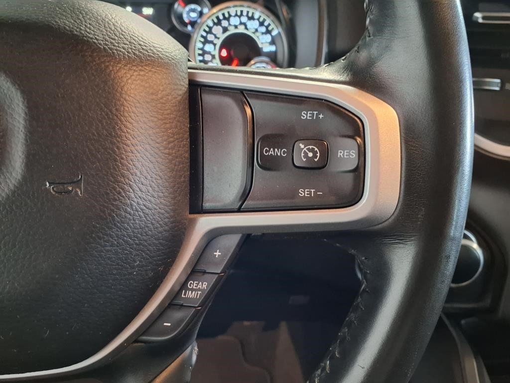 RAM 1500 Big Horn 4x4 Crew Cab 5'7" Box 2020 RAM 1500 Big Horn 4x4 Crew Cab 5'7" Box 2020