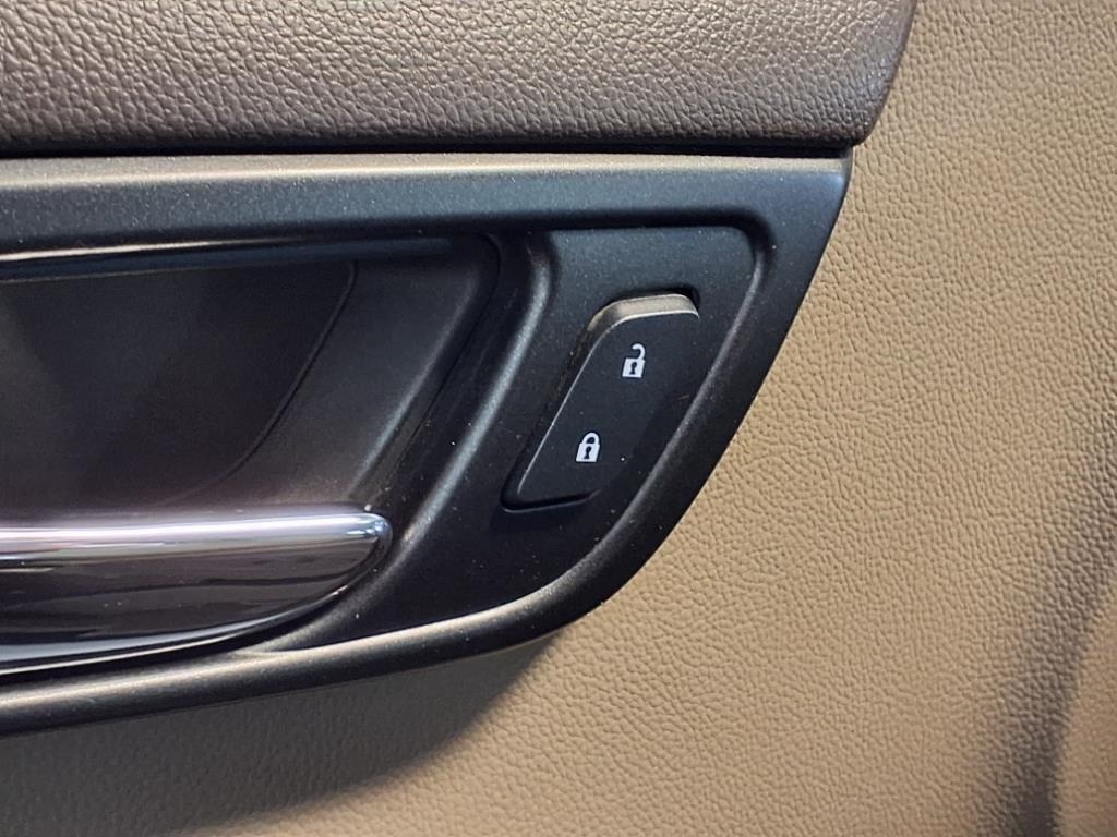 Chevrolet Tahoe 4WD 4dr LTZ 2016 Chevrolet Tahoe 4WD 4dr LTZ 2016