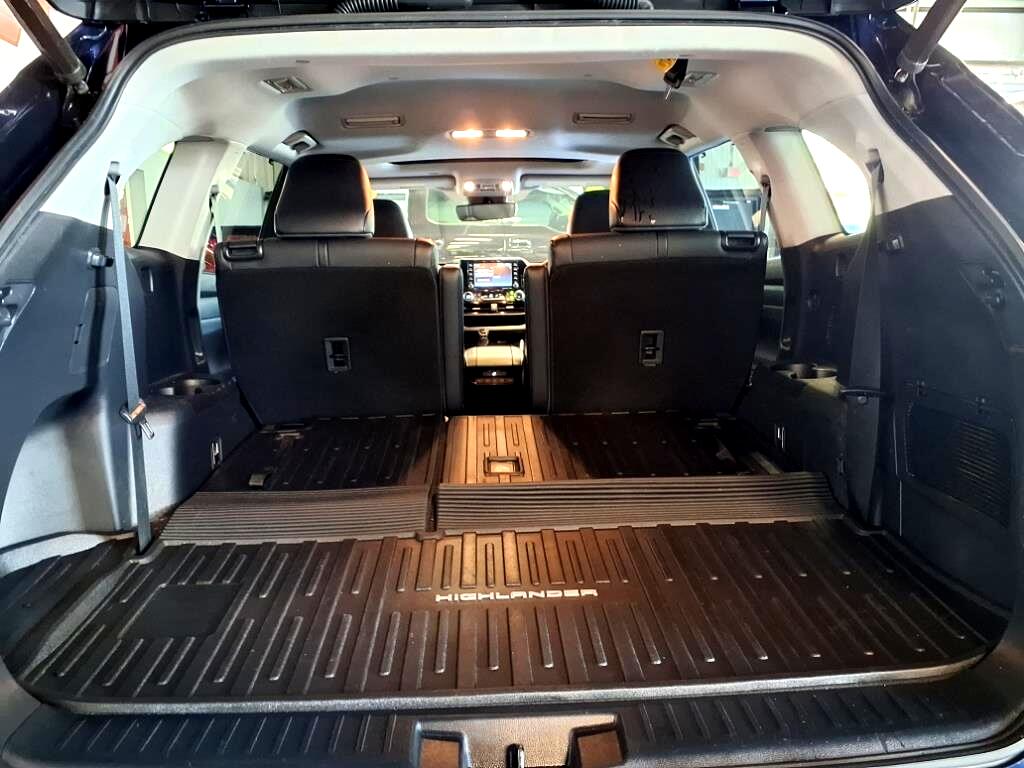 2020 Toyota Highlander XLE photo 6