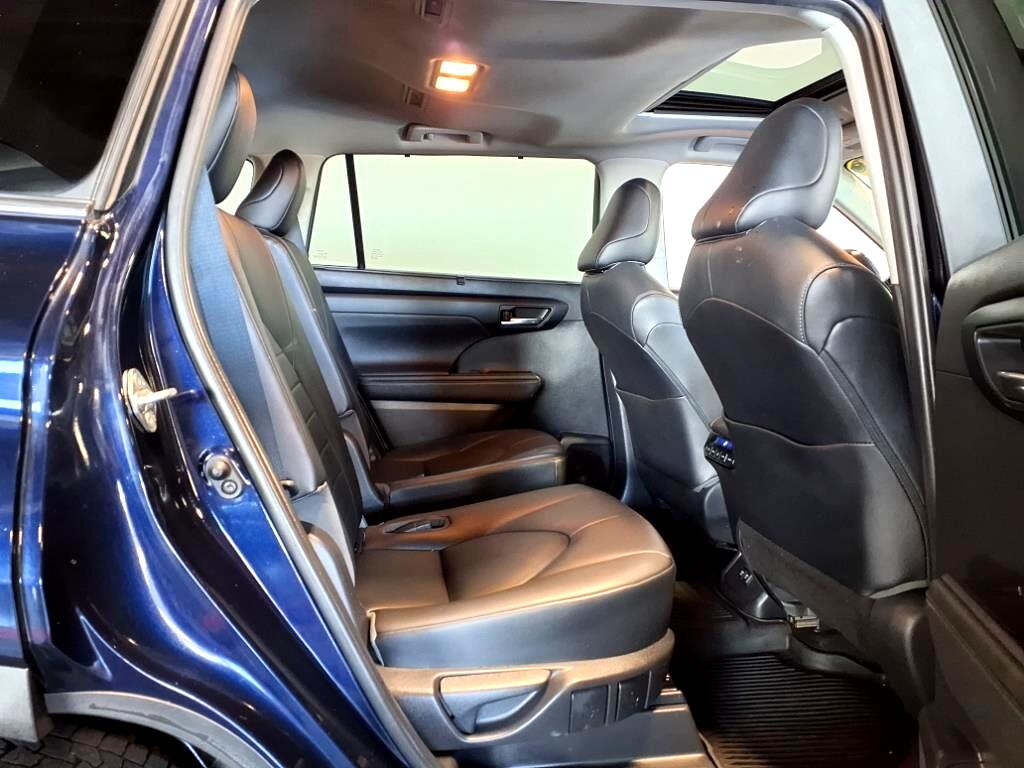 2020 Toyota Highlander XLE photo 10