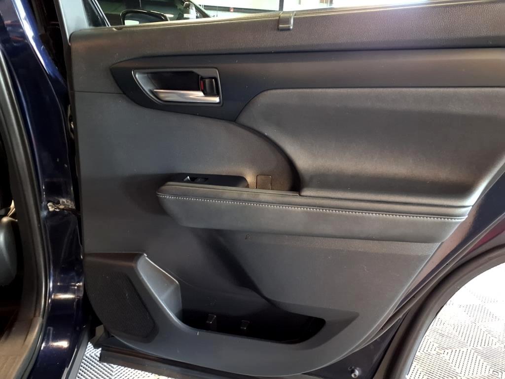 2020 Toyota Highlander XLE photo 11