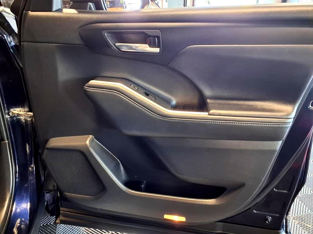 2020 Toyota Highlander XLE photo 13