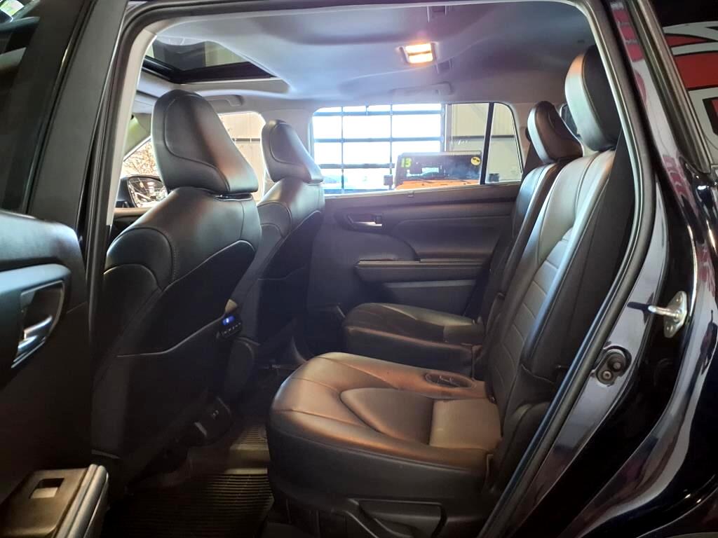 2020 Toyota Highlander XLE photo 14
