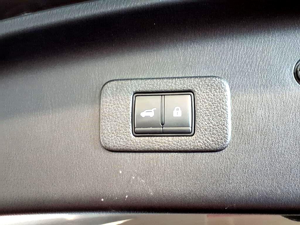 2022 Nissan Armada SL photo 7