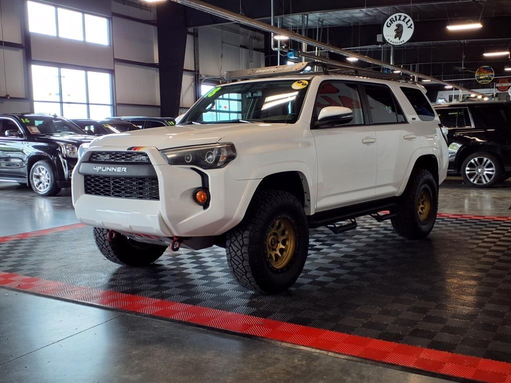 2018 Toyota 4Runner SR5 Premium photo 3