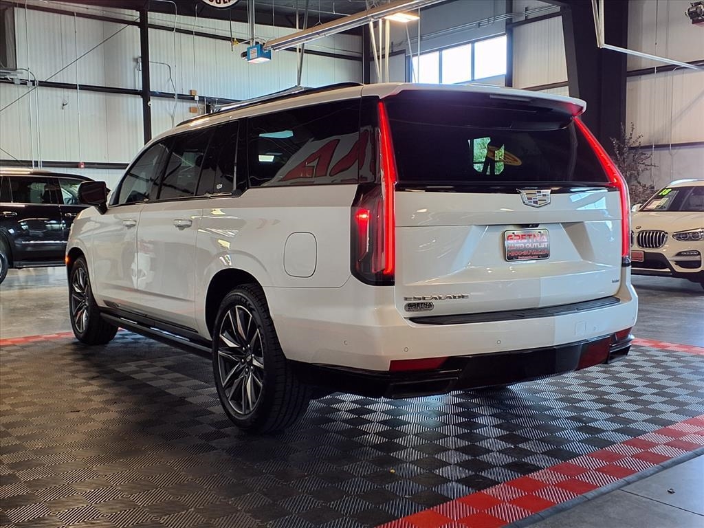 2021 Cadillac Escalade ESV Sport photo 4