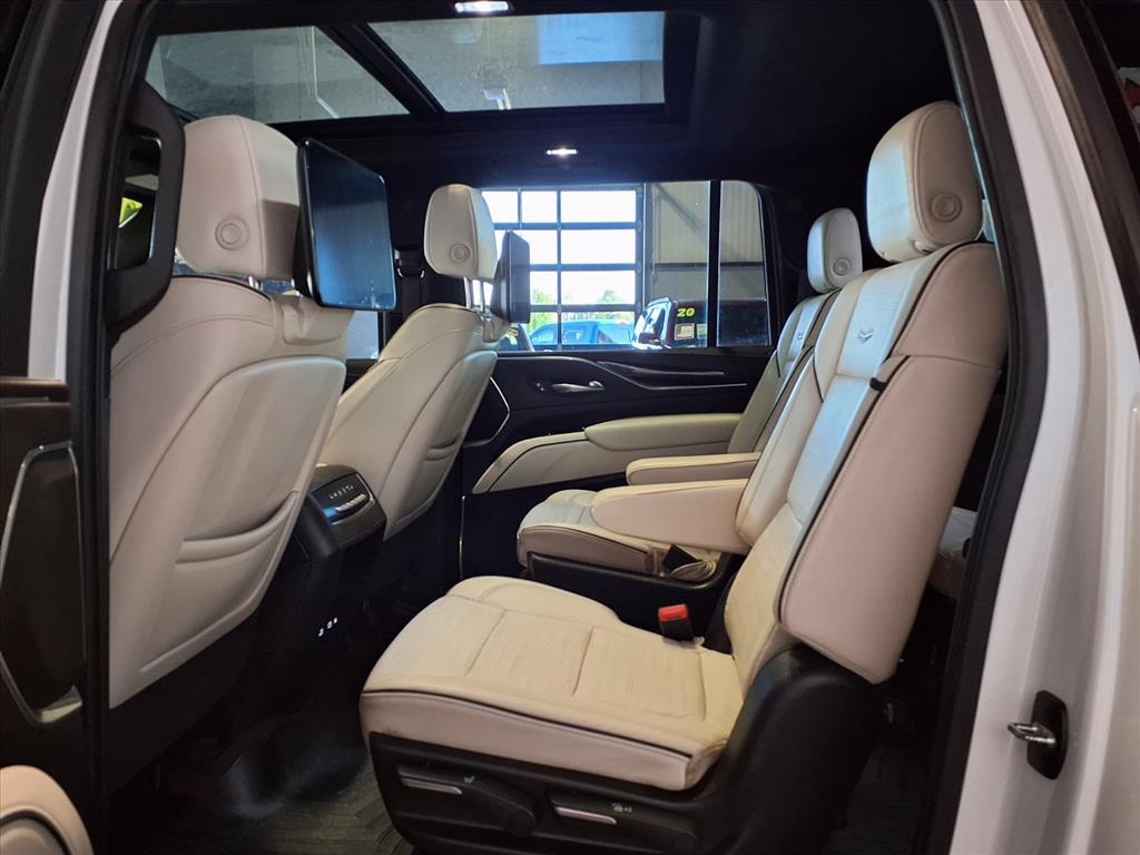 2021 Cadillac Escalade ESV Sport photo 16