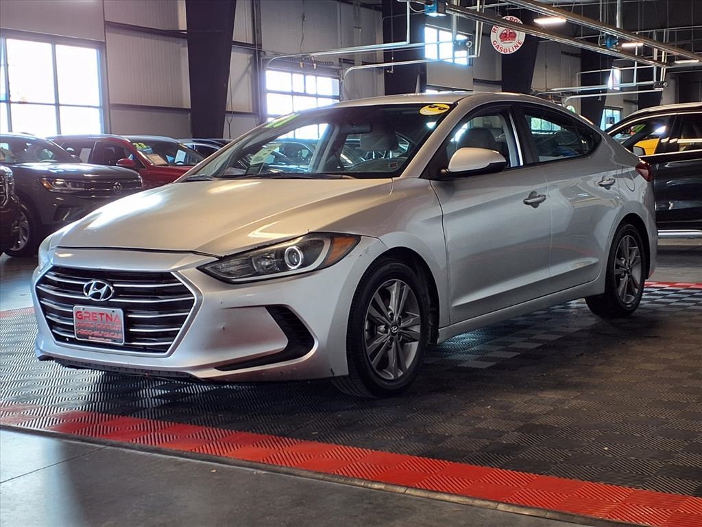 2017 Hyundai Elantra SE photo 2