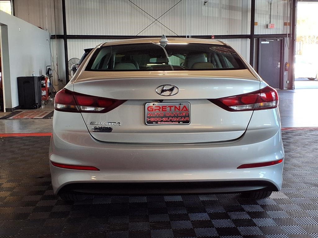 2017 Hyundai Elantra SE photo 4