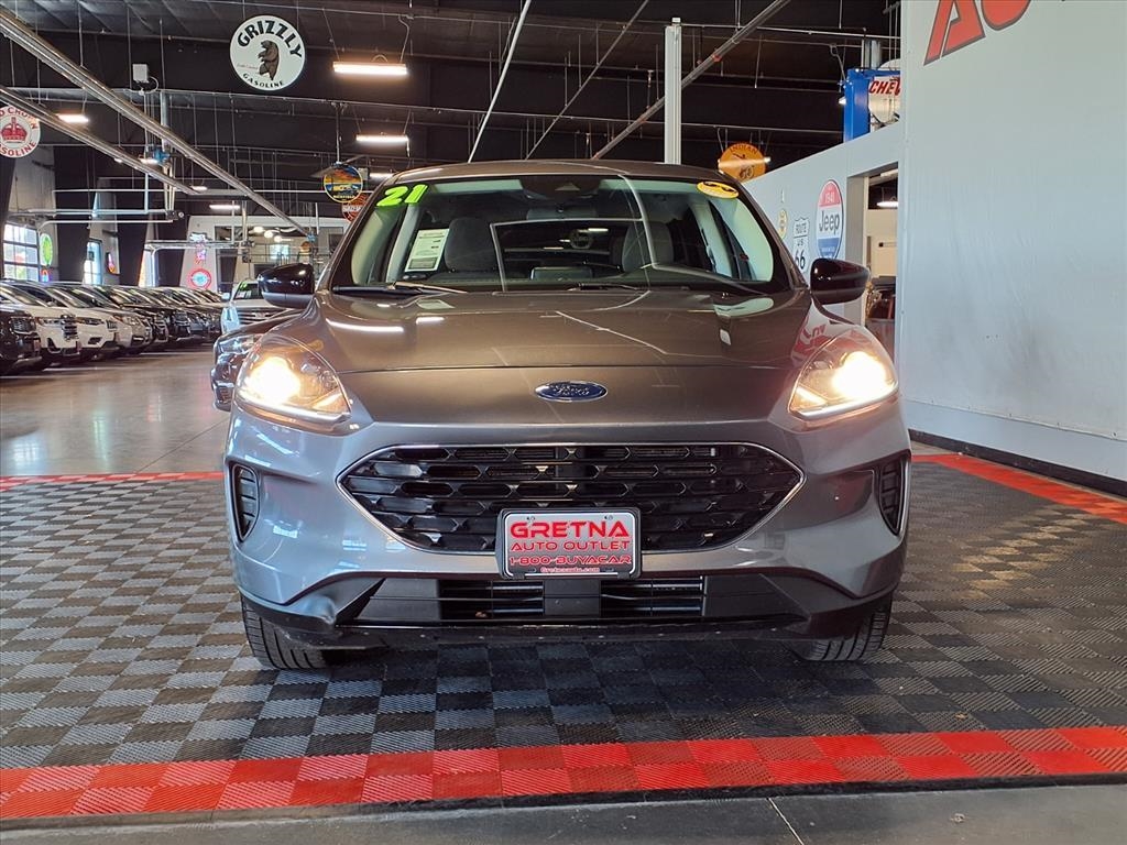 2021 Ford Escape SE photo 2