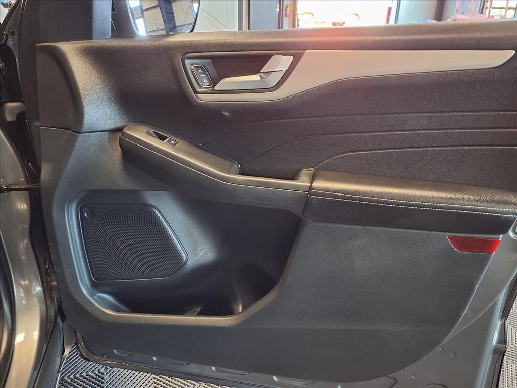 2021 Ford Escape SE photo 14