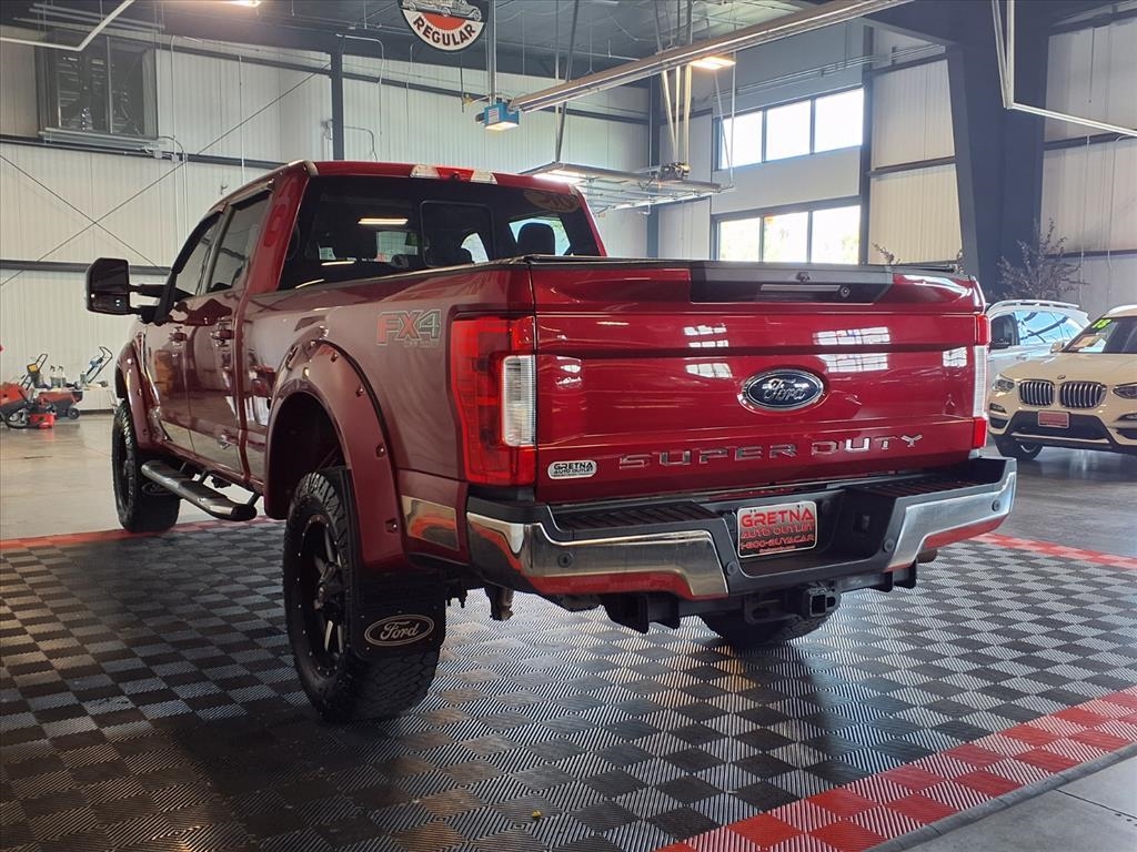 2017 Ford F-350 Lariat photo 4