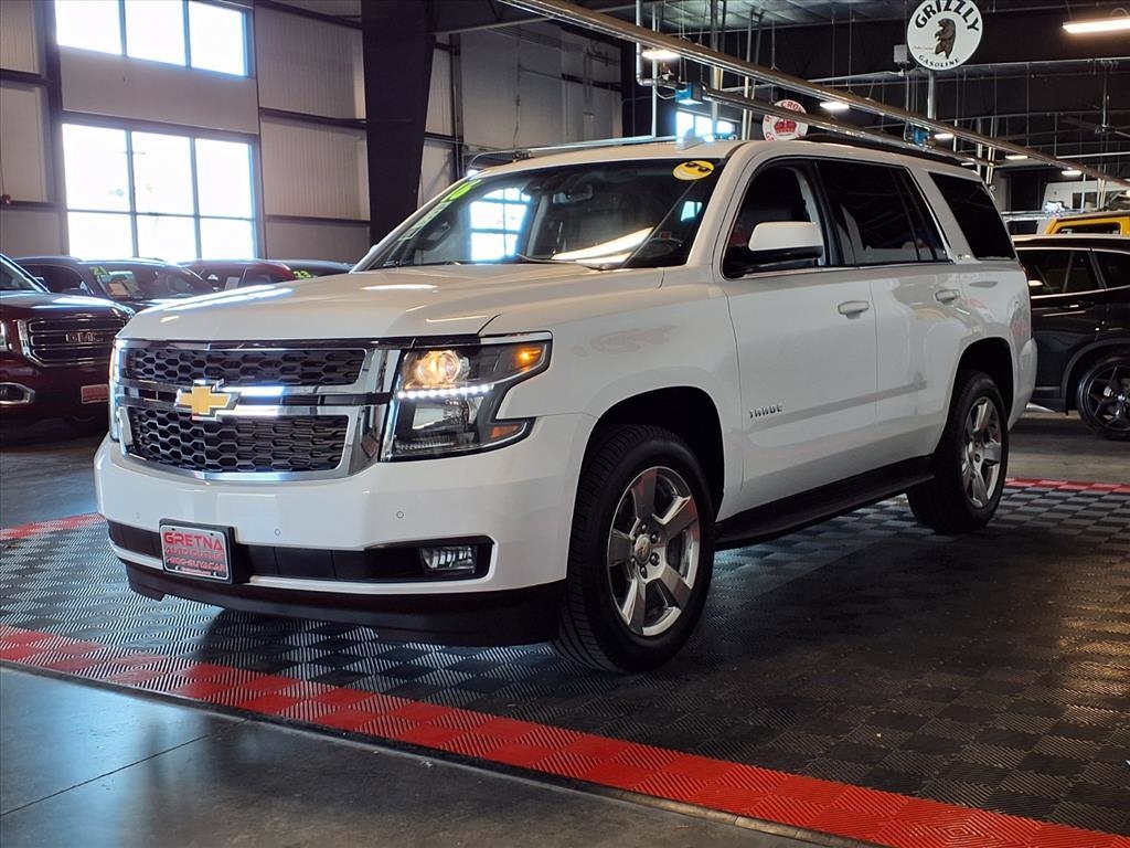 2016 Chevrolet Tahoe LT photo 3