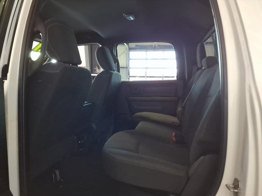 RAM 2500 Tradesman 4x4 Crew Cab 6'4" Box 2021