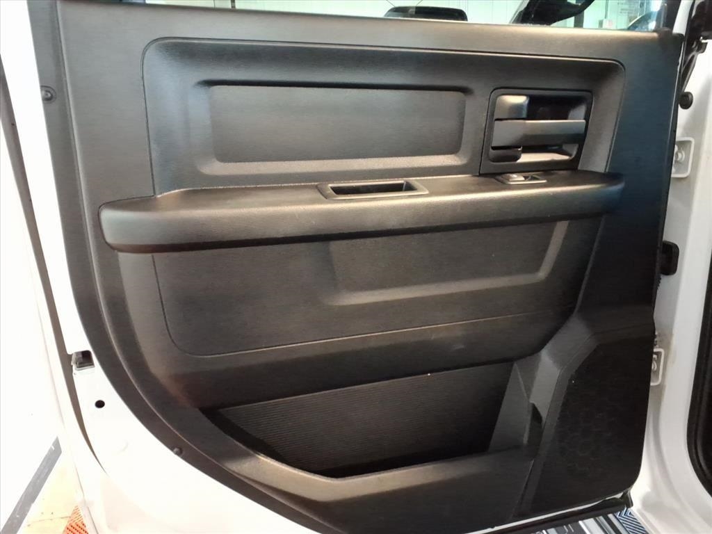 RAM 2500 Tradesman 4x4 Crew Cab 6'4" Box 2021