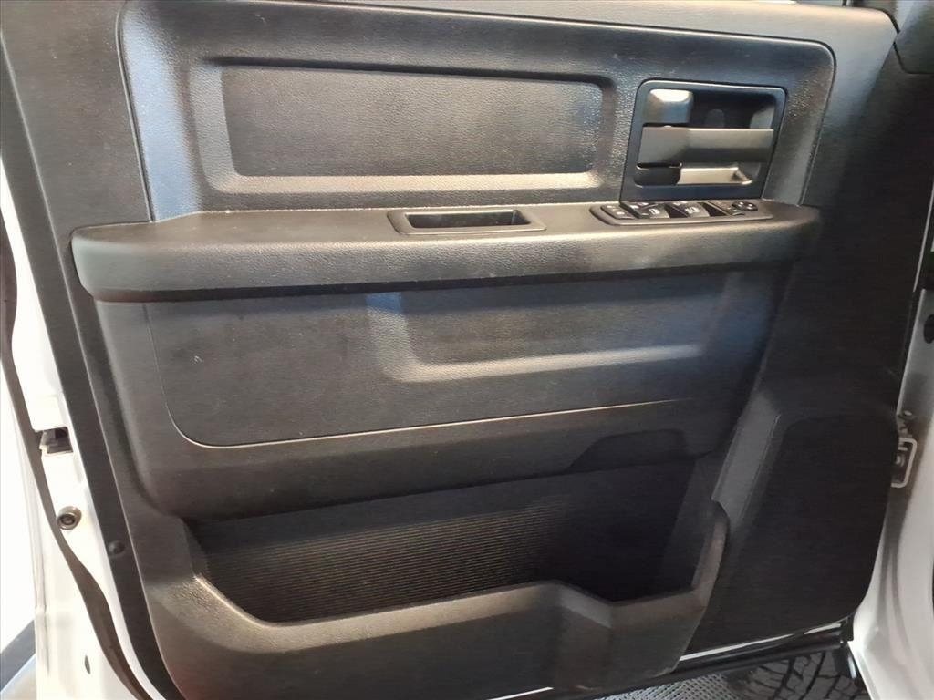 RAM 2500 Tradesman 4x4 Crew Cab 6'4" Box 2021