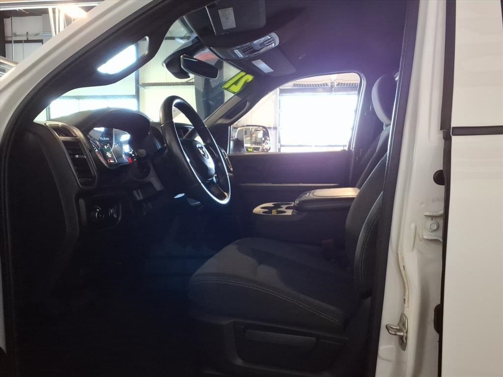 RAM 2500 Tradesman 4x4 Crew Cab 6'4" Box 2021