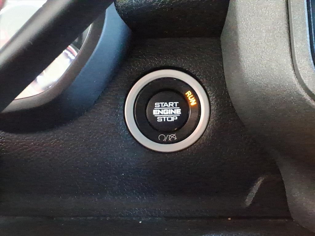 RAM 2500 Tradesman 4x4 Crew Cab 6'4" Box 2021