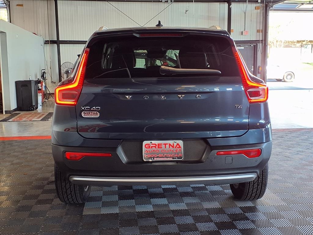 2021 Volvo XC40 Momentum photo 4