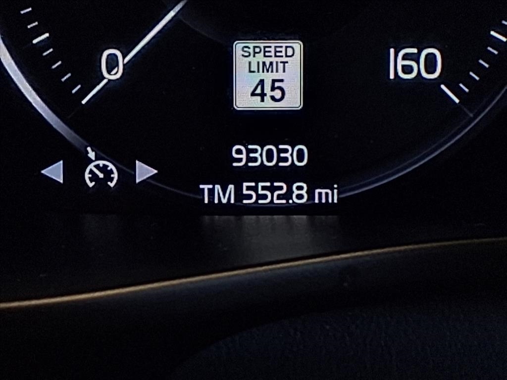 2021 Volvo XC40 Momentum photo 26